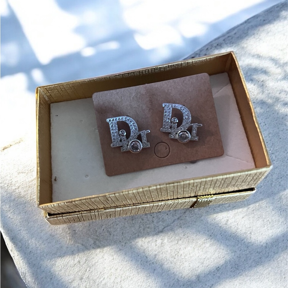 Elegant Silver Rhinestone Fashion Fun Earrings